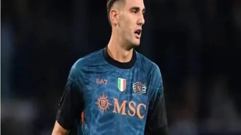 国米杯四强战2-1惊险击败AC，伊布进球红牌，埃里克森读秒绝杀逆袭